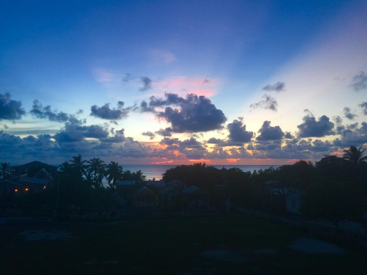 Yocamatsu Bed & Breakfast Caye Caulker Exterior photo