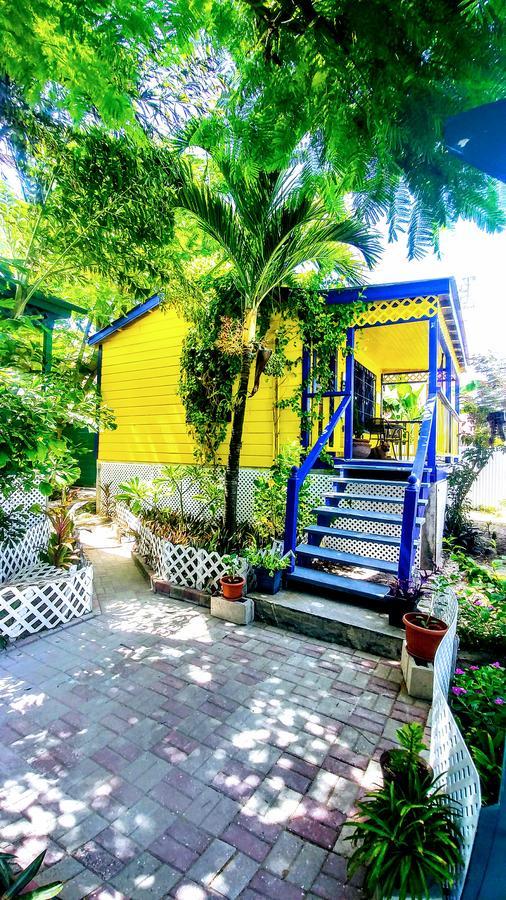 Yocamatsu Bed & Breakfast Caye Caulker Exterior photo